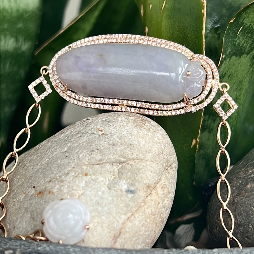 18. Karat rose, gold, diamond, and jade bracelet. - Picture 4 of 13